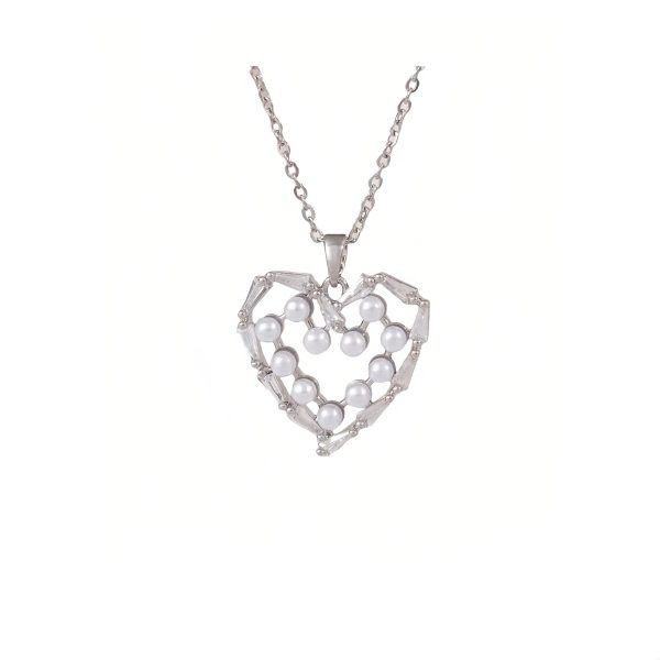 heart necklace with zirconia