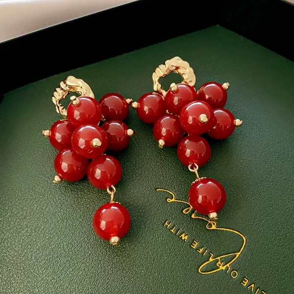 Vintage exquisite round resin beaded tassel earrings - 图片 2