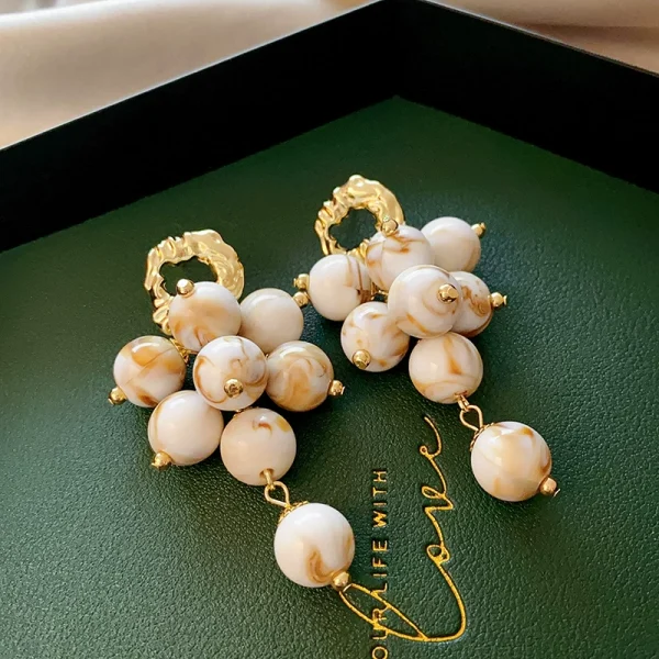 Vintage exquisite round resin beaded tassel earrings