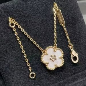 V gold four-leaf clover plum blossom necklace female 18k gold plated natural double-sided white mother-of-pearl clavicle
