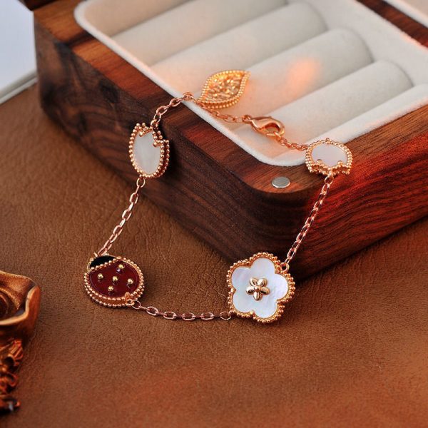 Seven-spotted ladybug five-leaf clover bracelet women's stainless steel jewelry