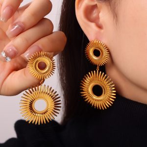 Classic and versatile hollow 18K gold and stainless steel double-layer sunflower earrings