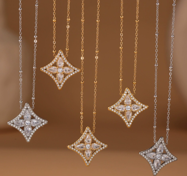 Super sparkling zircon diamond flower necklace